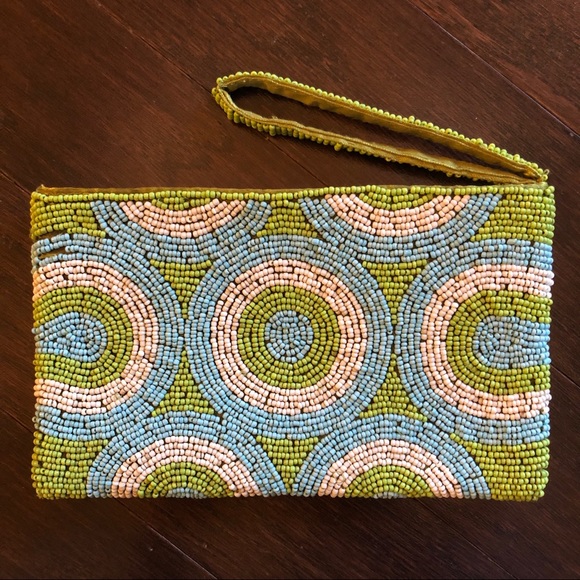 🌸 3 for $30 Beaded Wristlet - Picture 2 of 3